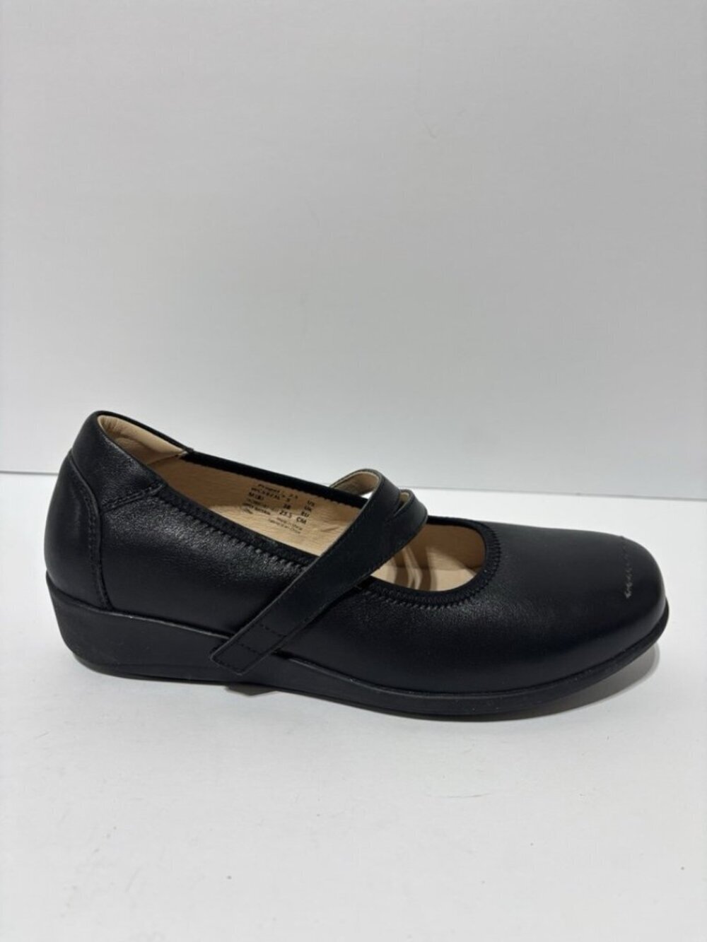Propet Women’s Yara Mary Jane Flats Black, Size 7.5 M